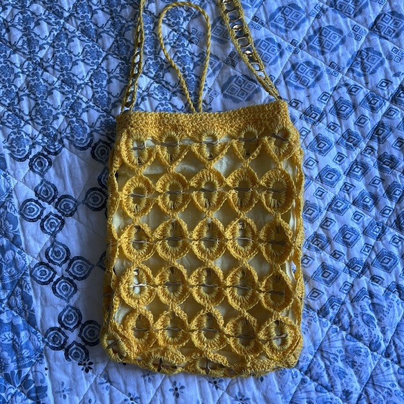 7. Handmade Cuba Crocheted Can Tab Purse, Yellow and Champagne. - Picture 5 of 5